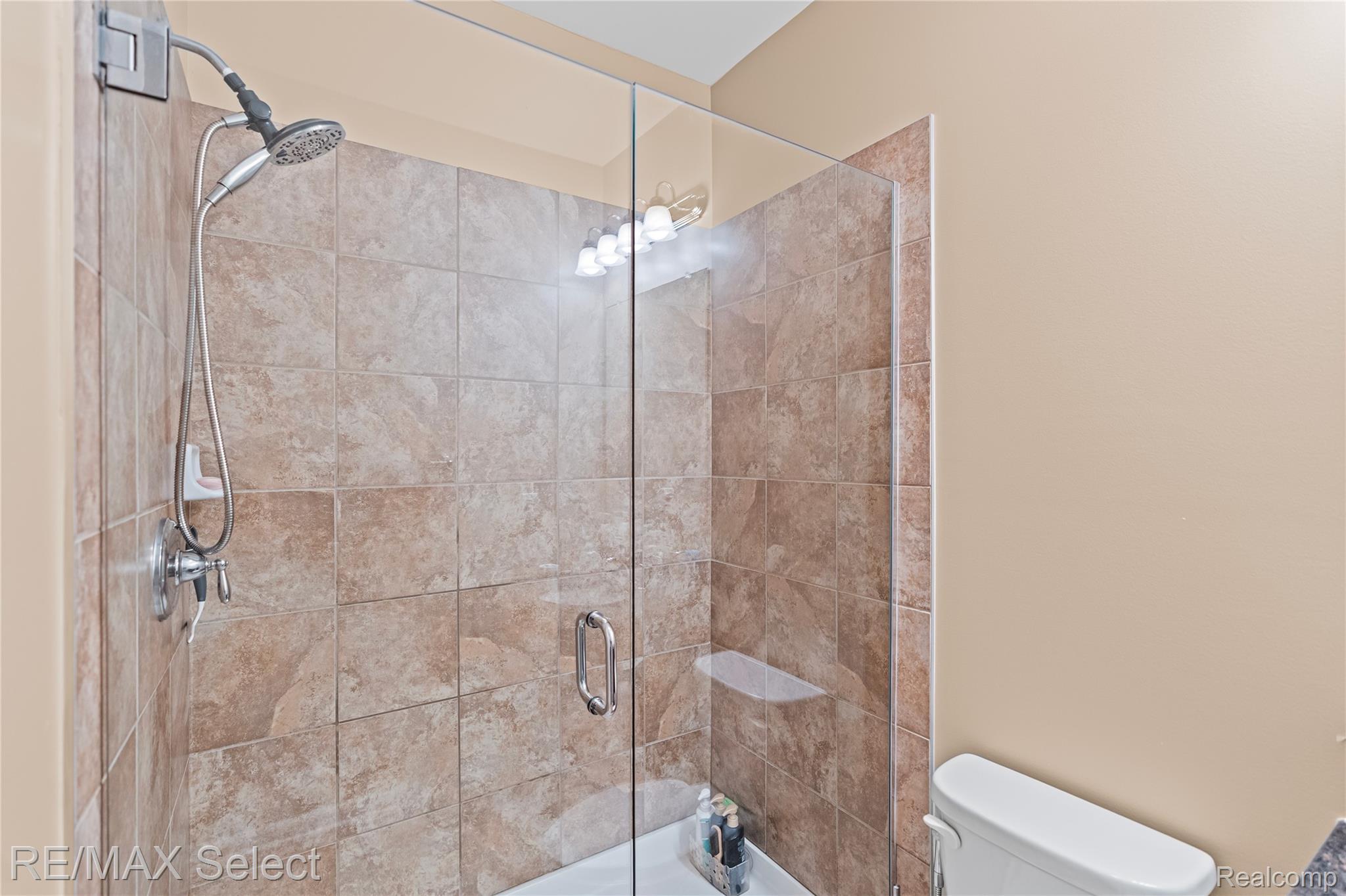 6363 Amber Lane
