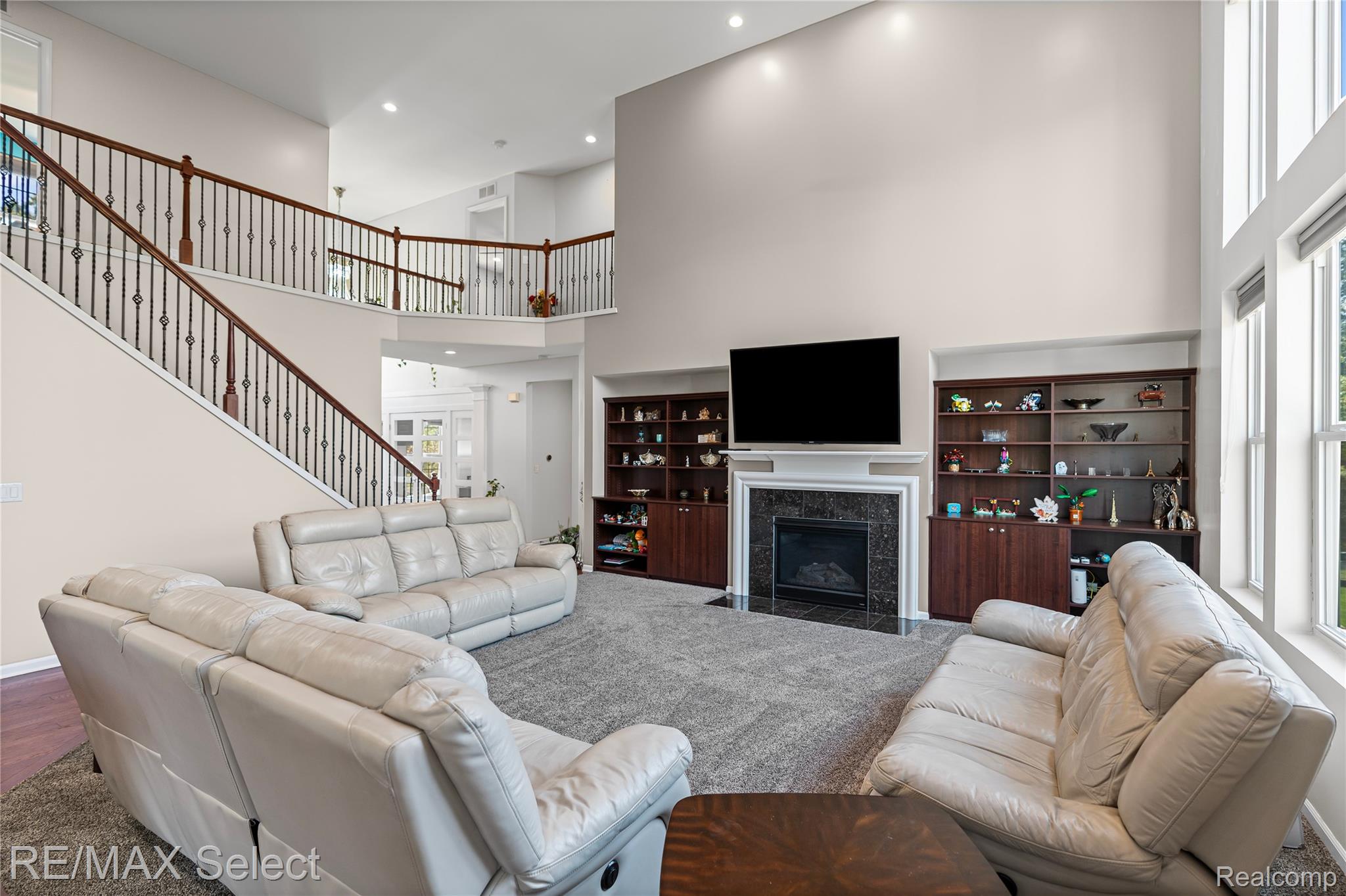 6363 Amber Lane