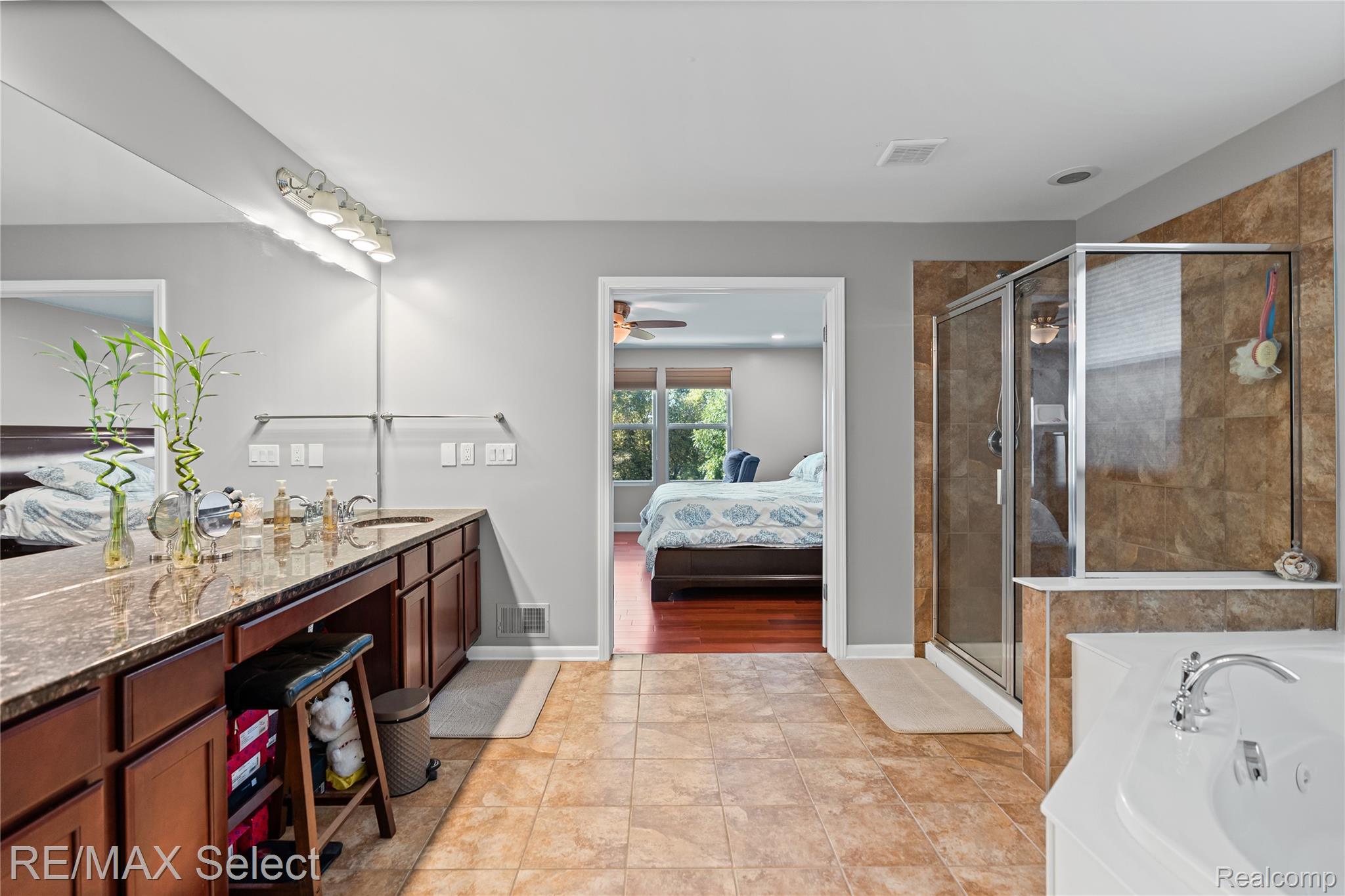 6363 Amber Lane