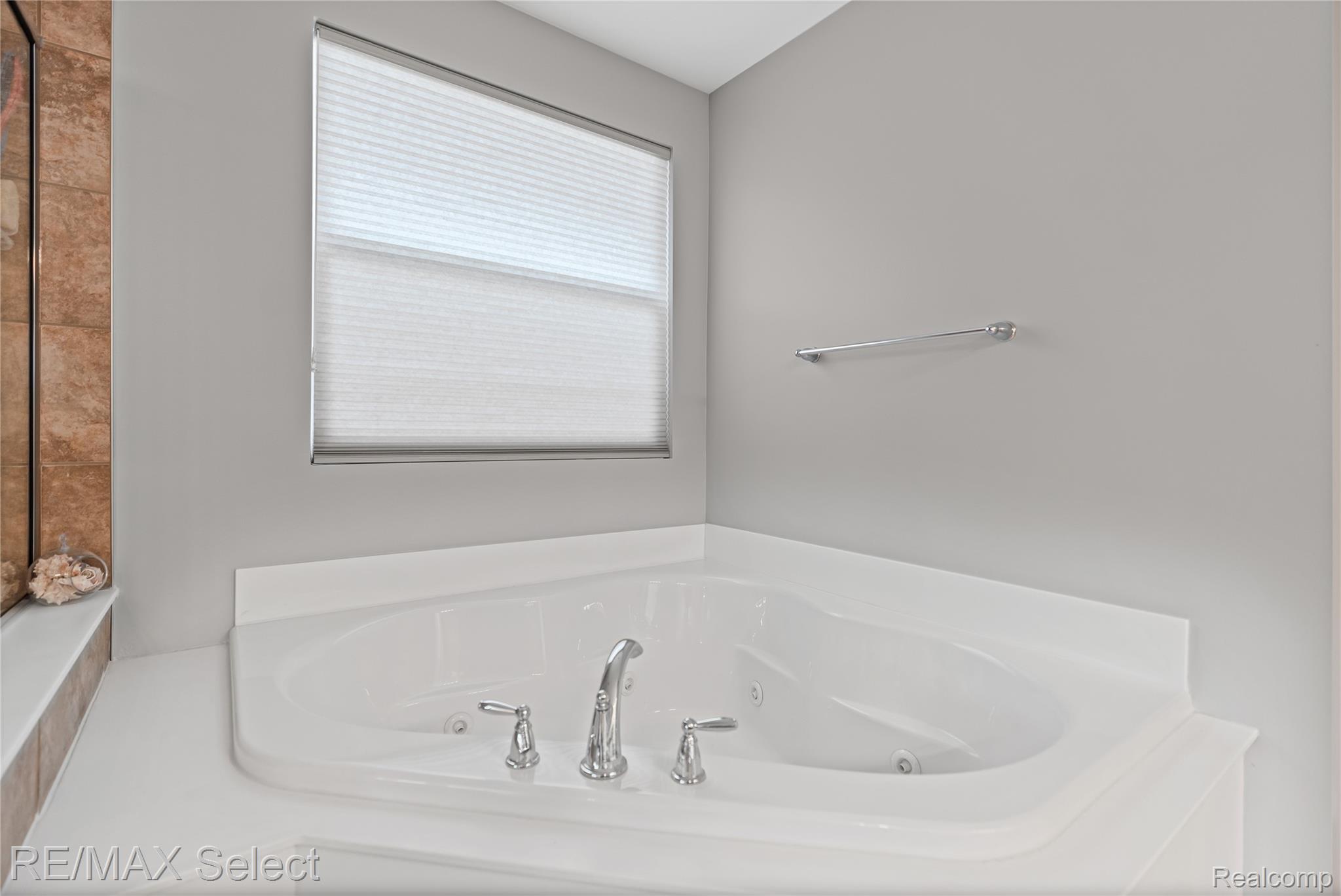 6363 Amber Lane