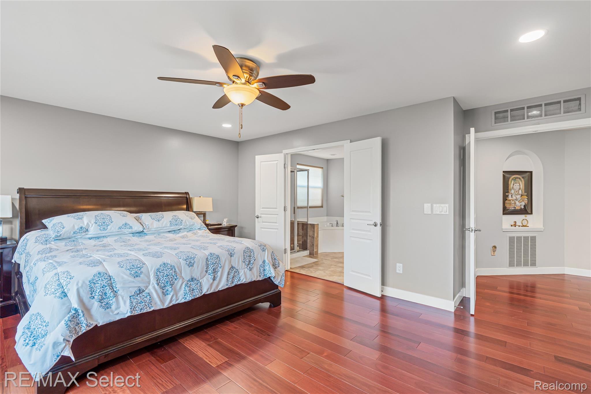 6363 Amber Lane