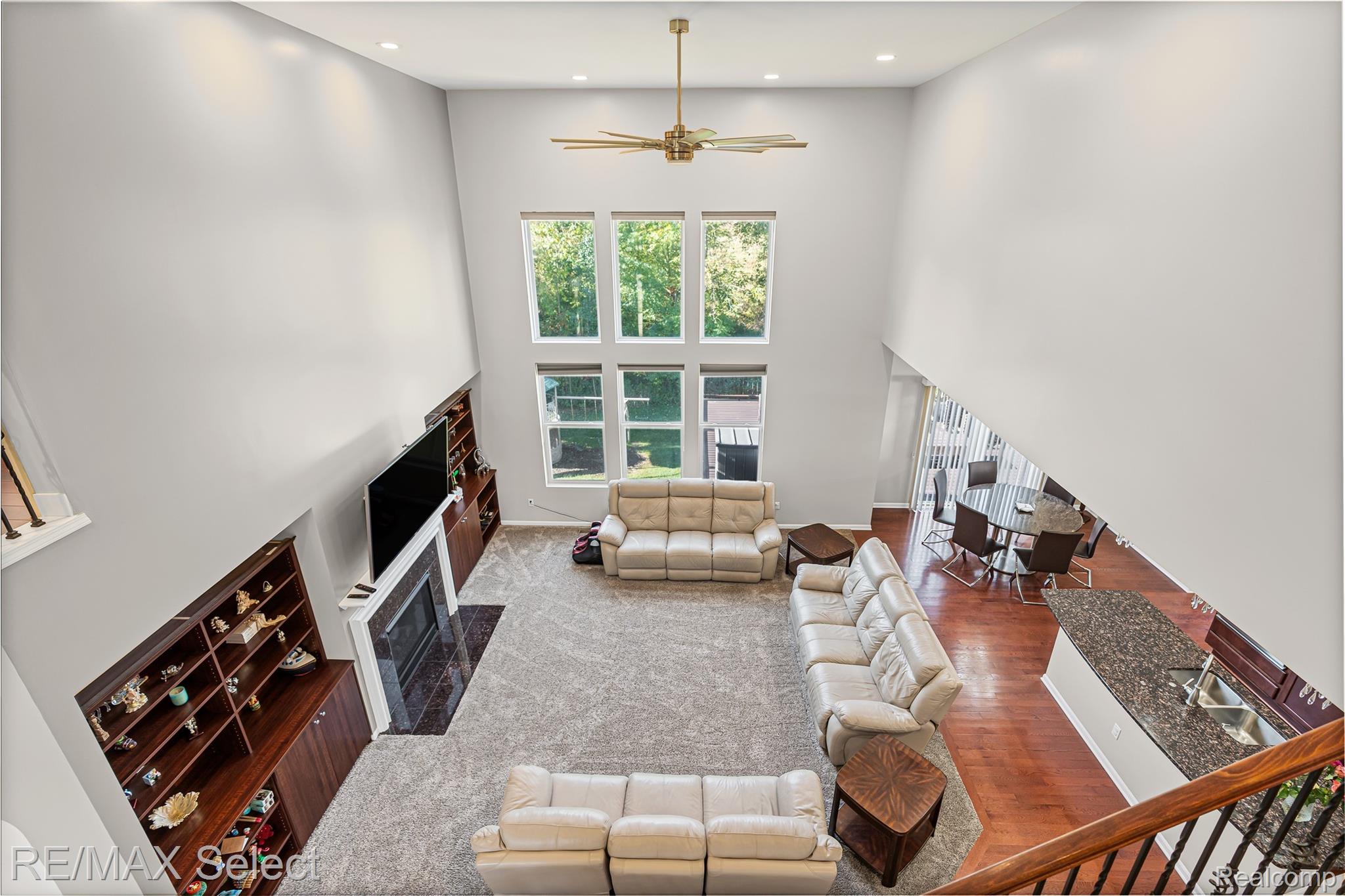 6363 Amber Lane