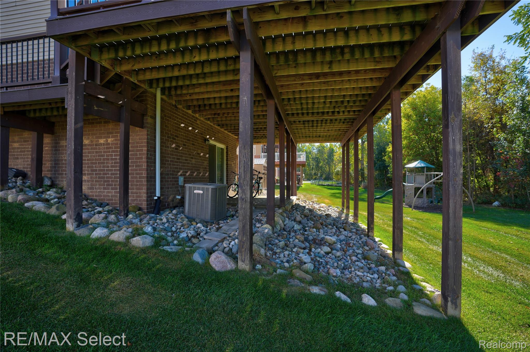 6363 Amber Lane