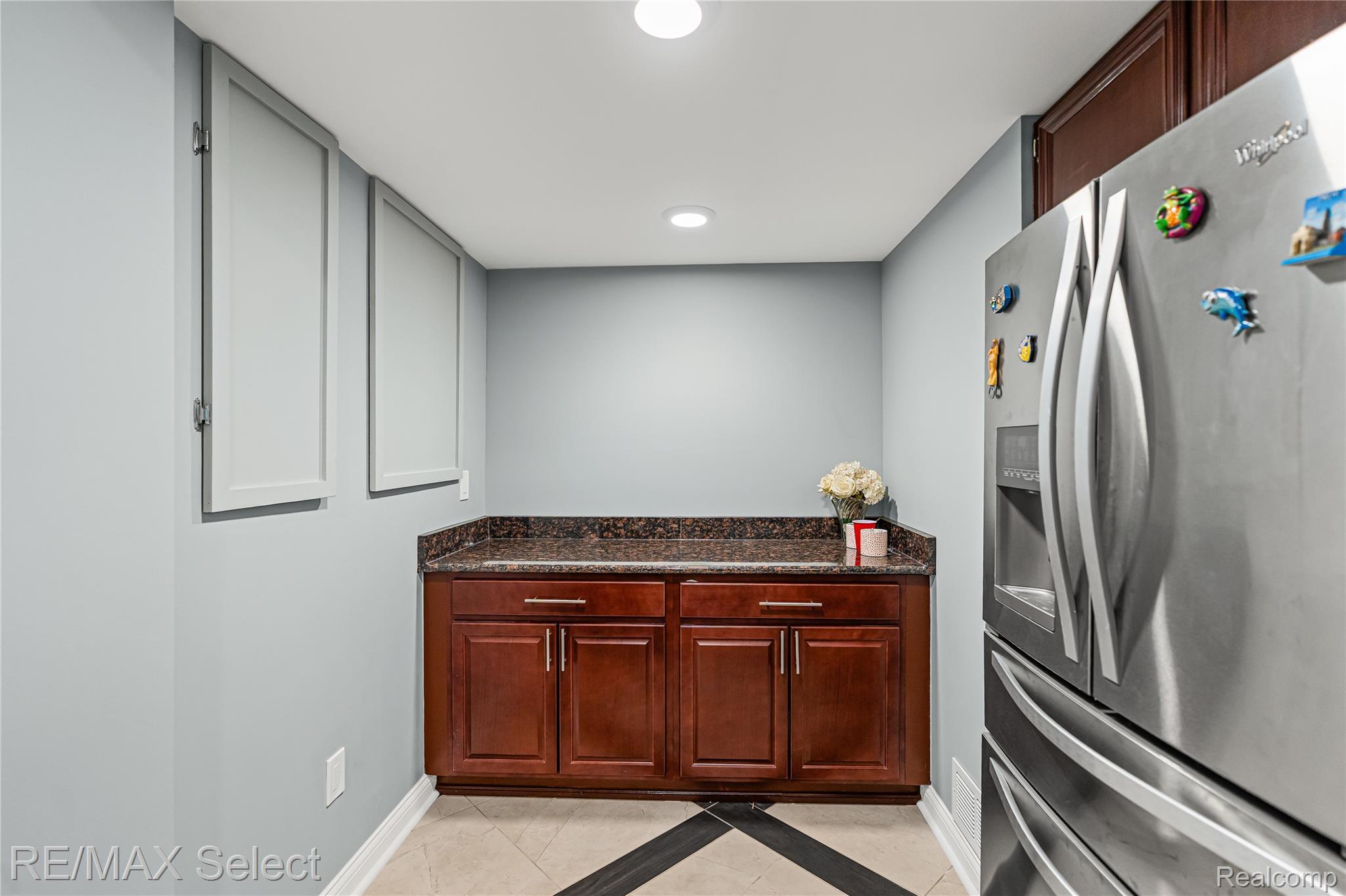 6363 Amber Lane