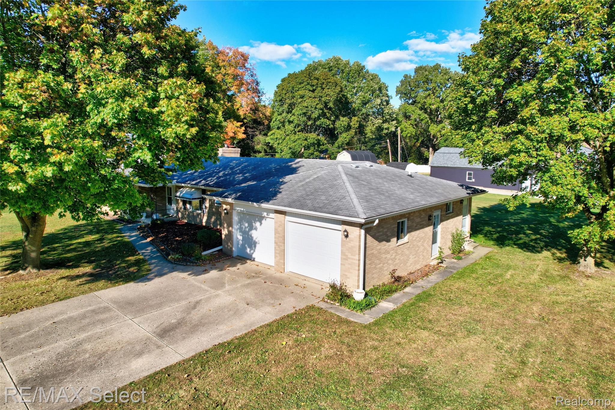 4290 Hedgethorn Circle