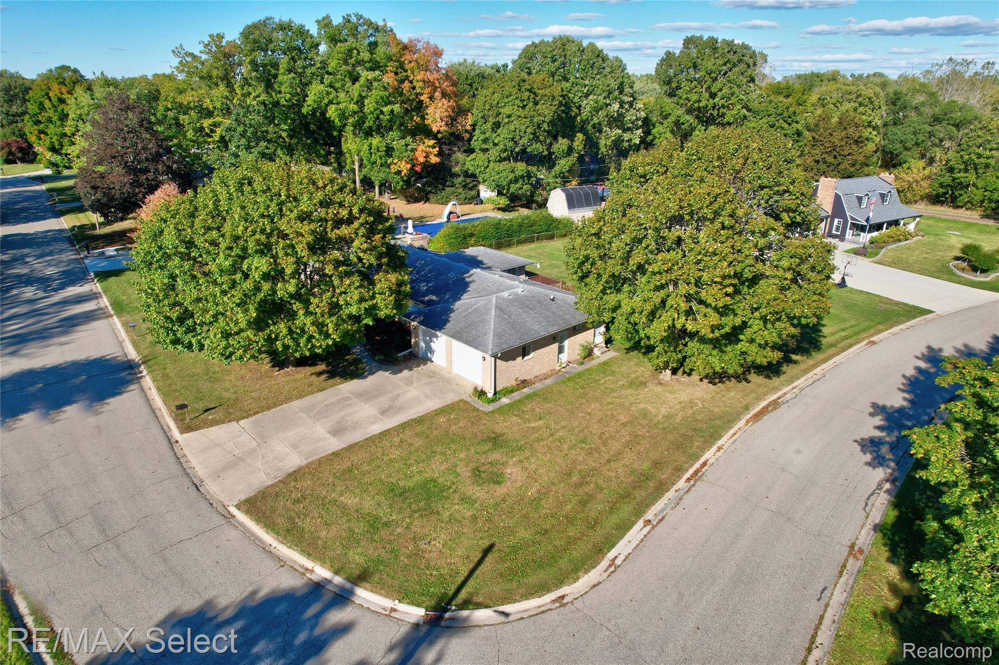 4290 Hedgethorn Circle