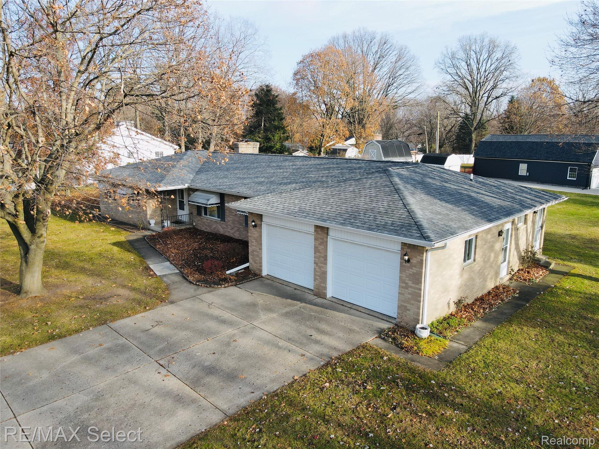 4290 Hedgethorn Circle