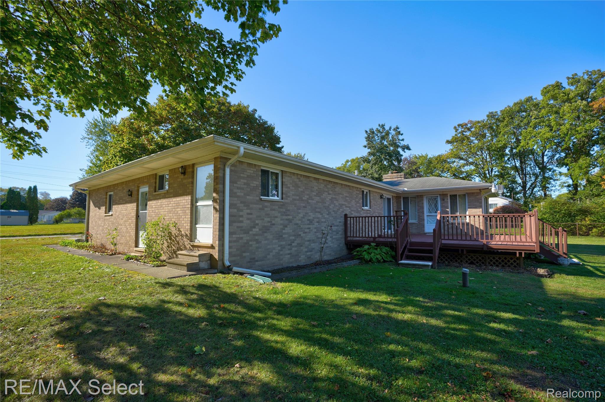 4290 Hedgethorn Circle