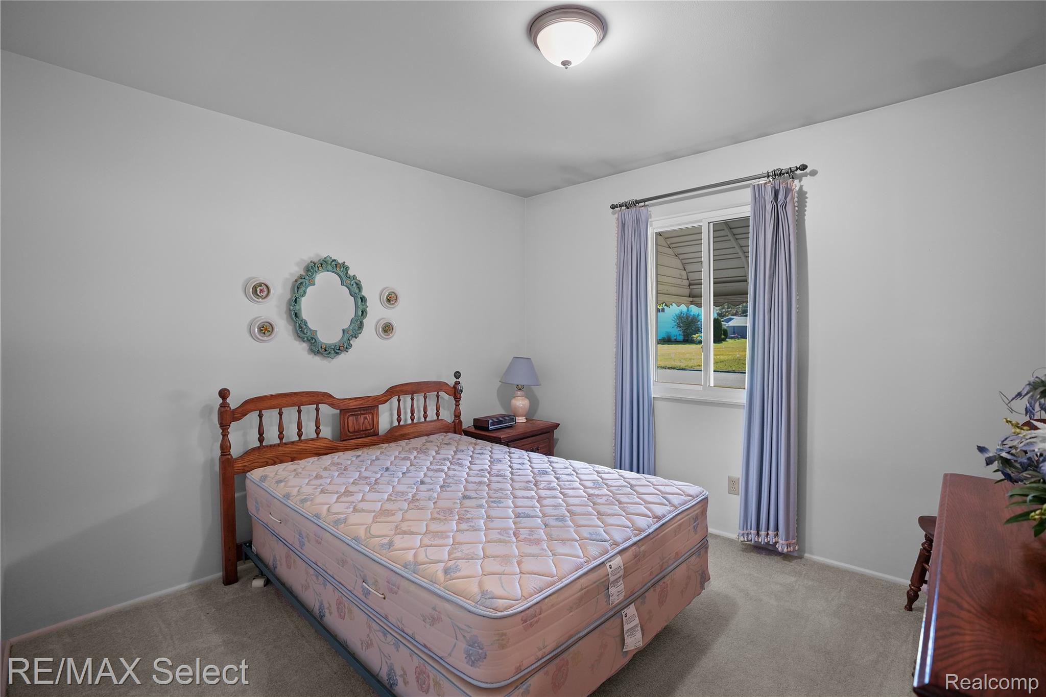 4290 Hedgethorn Circle