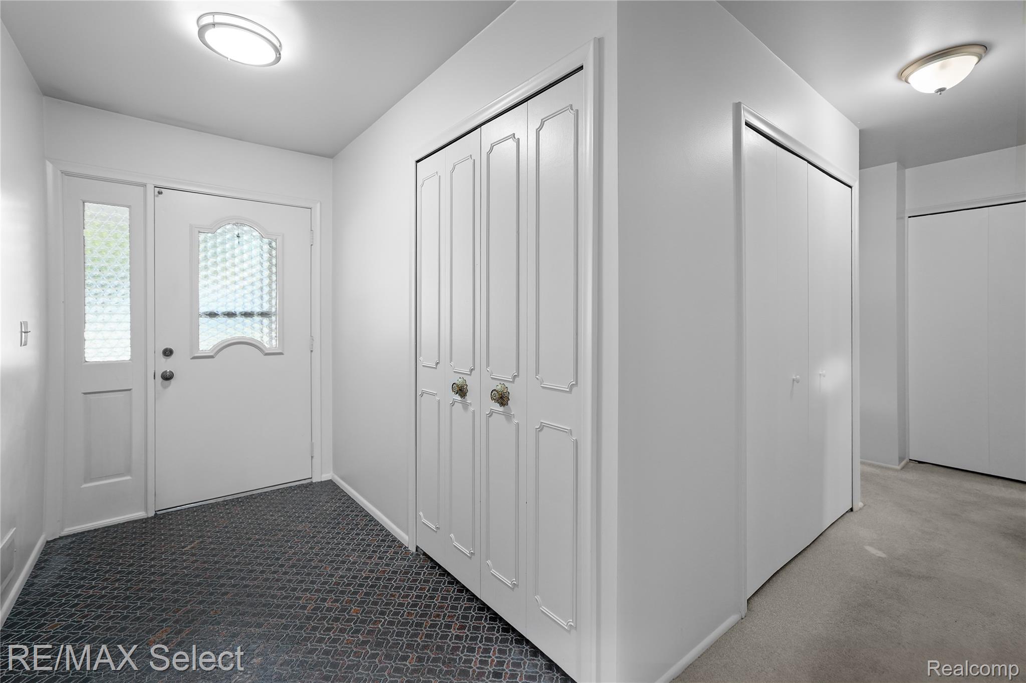 4290 Hedgethorn Circle