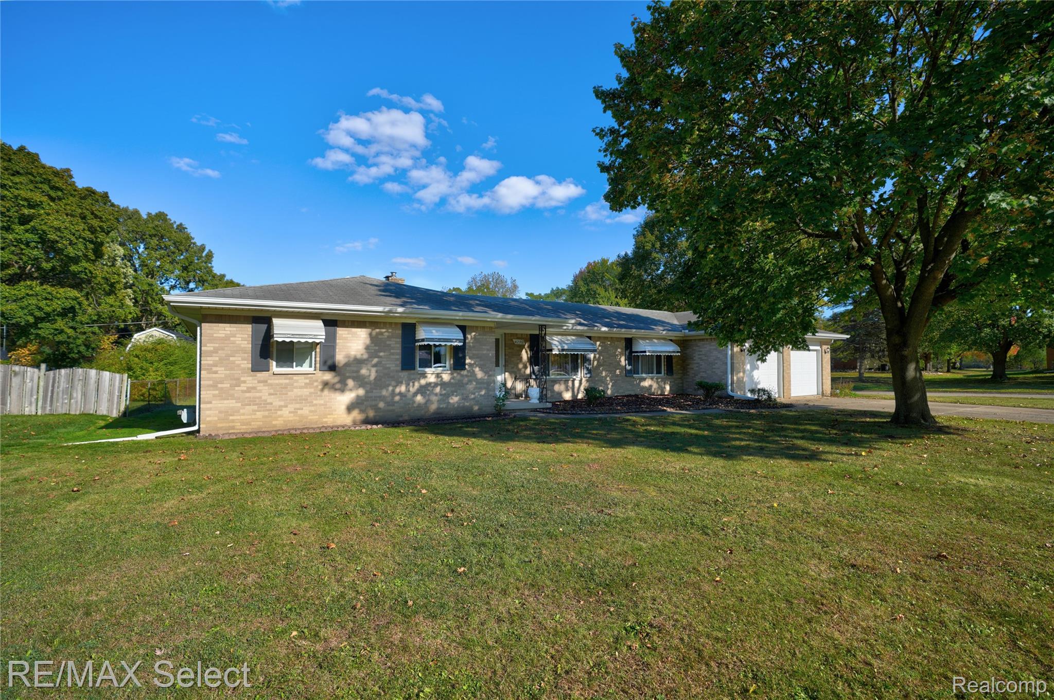 4290 Hedgethorn Circle