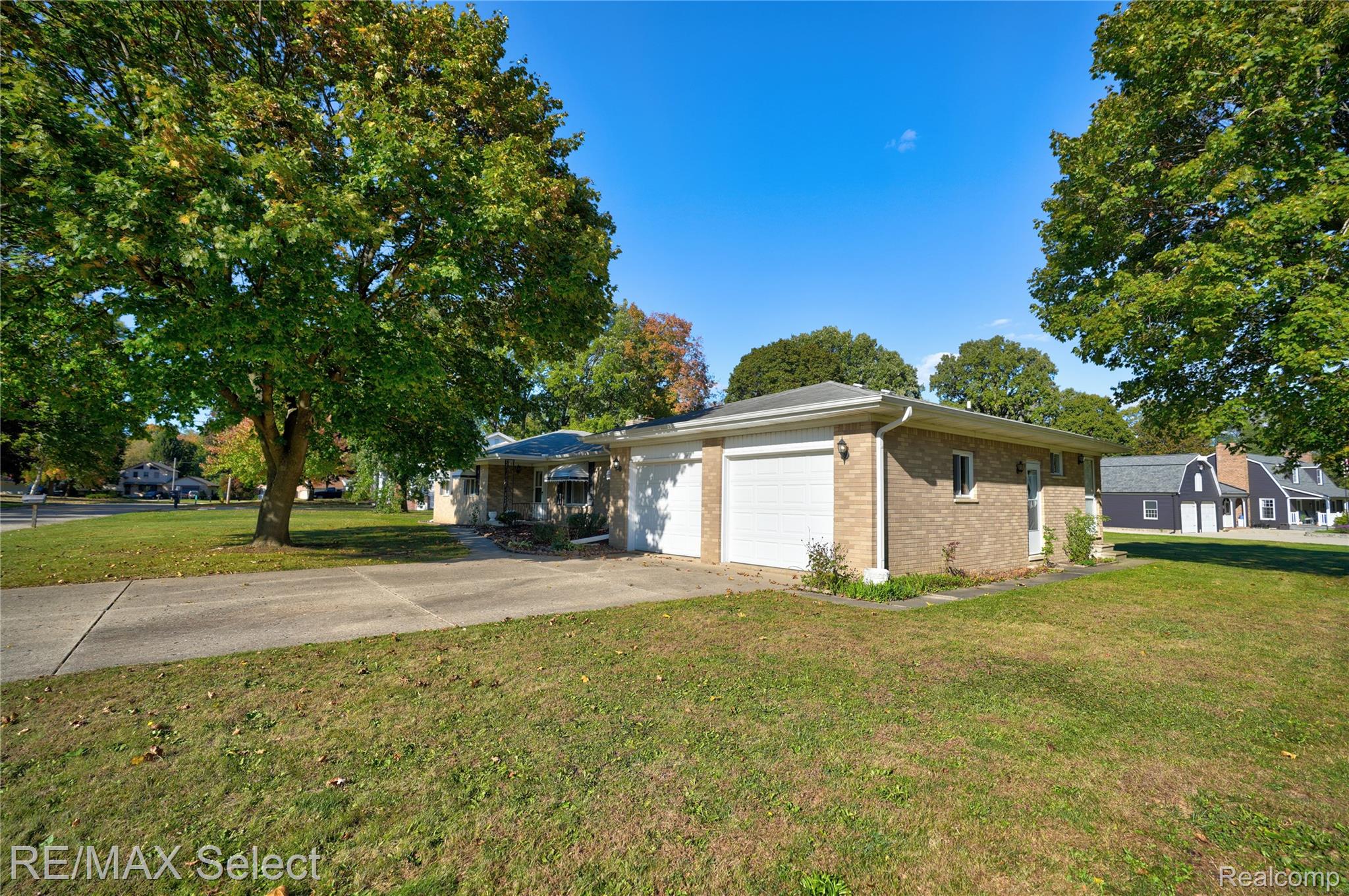 4290 Hedgethorn Circle