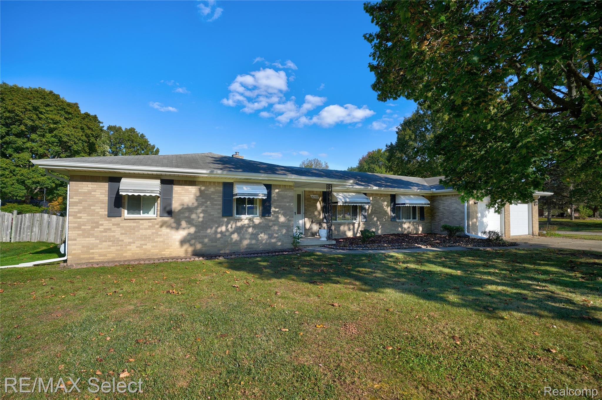 4290 Hedgethorn Circle