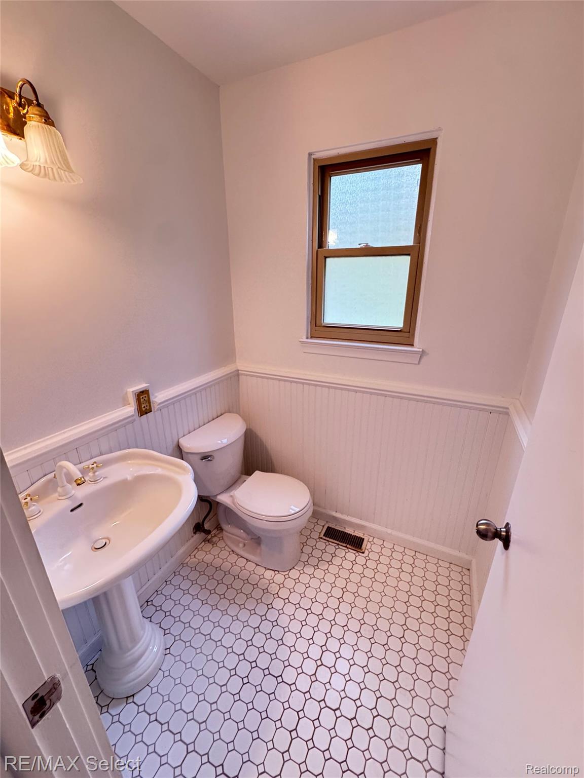 5527 Copley Square Road
