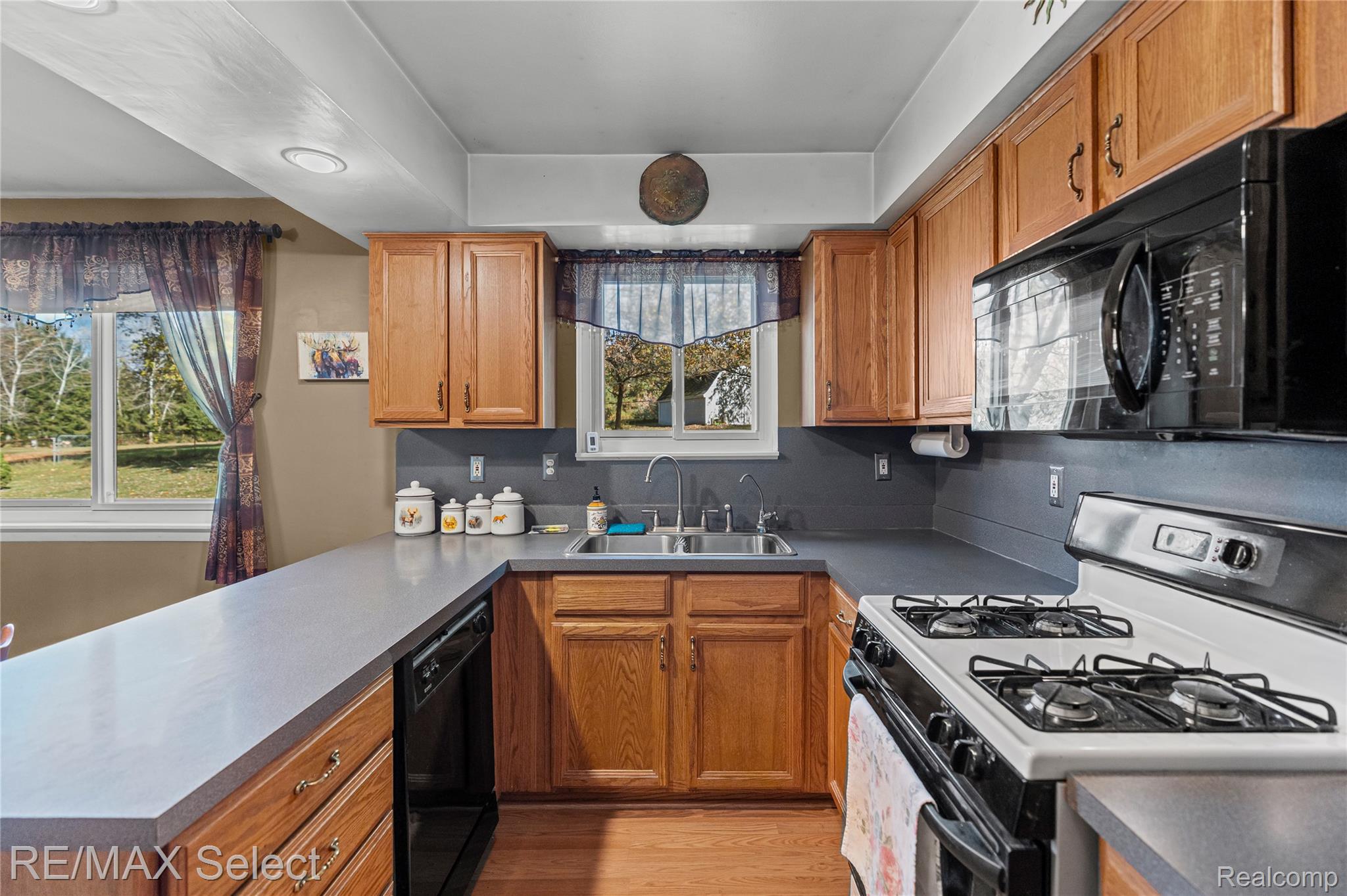 550 W Rose Center Road