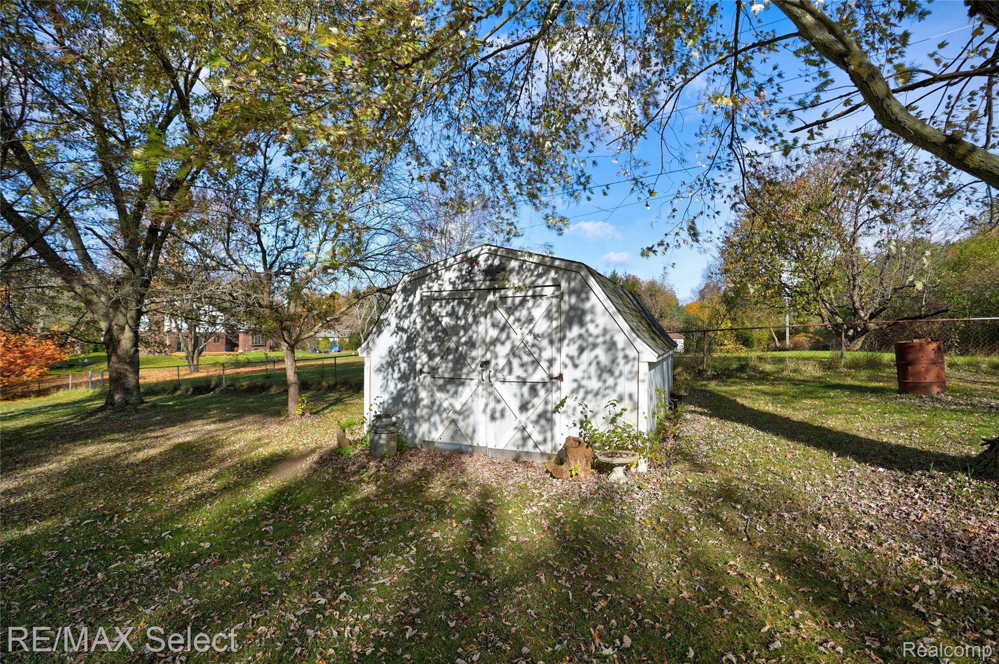 550 W Rose Center Road