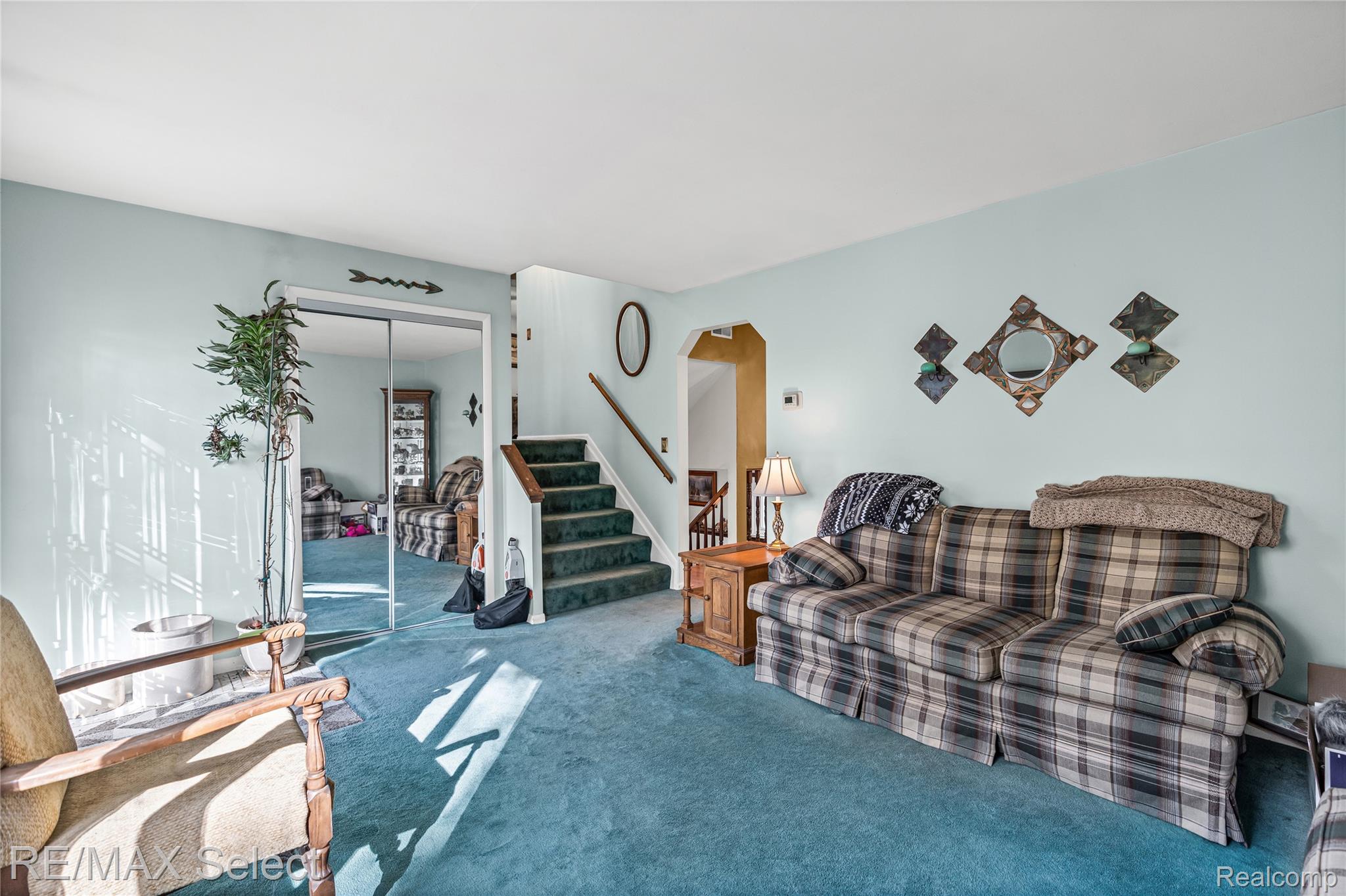 550 W Rose Center Road