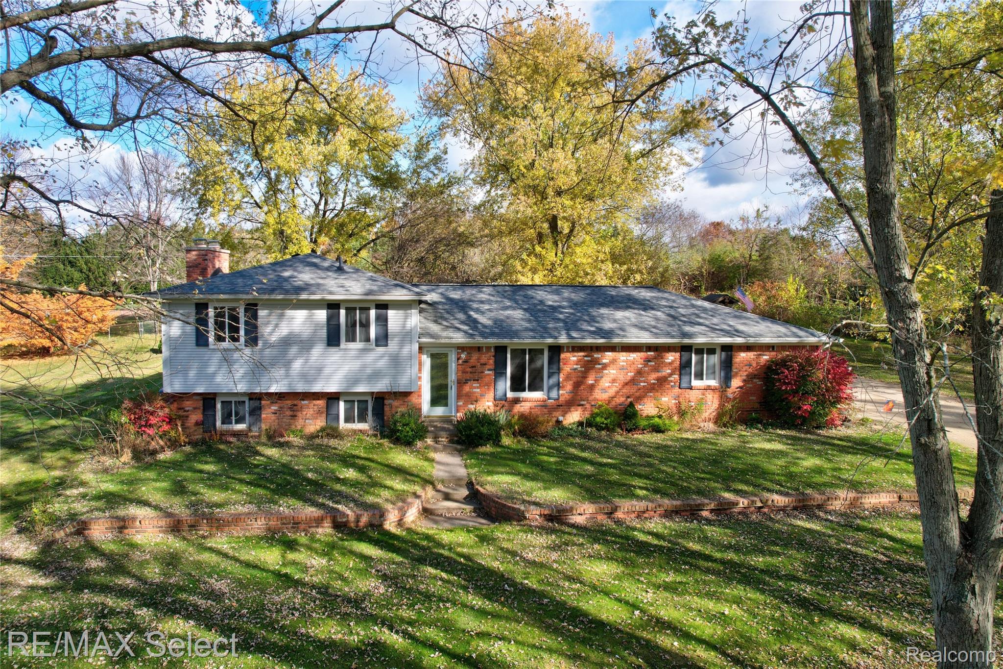 550 W Rose Center Road