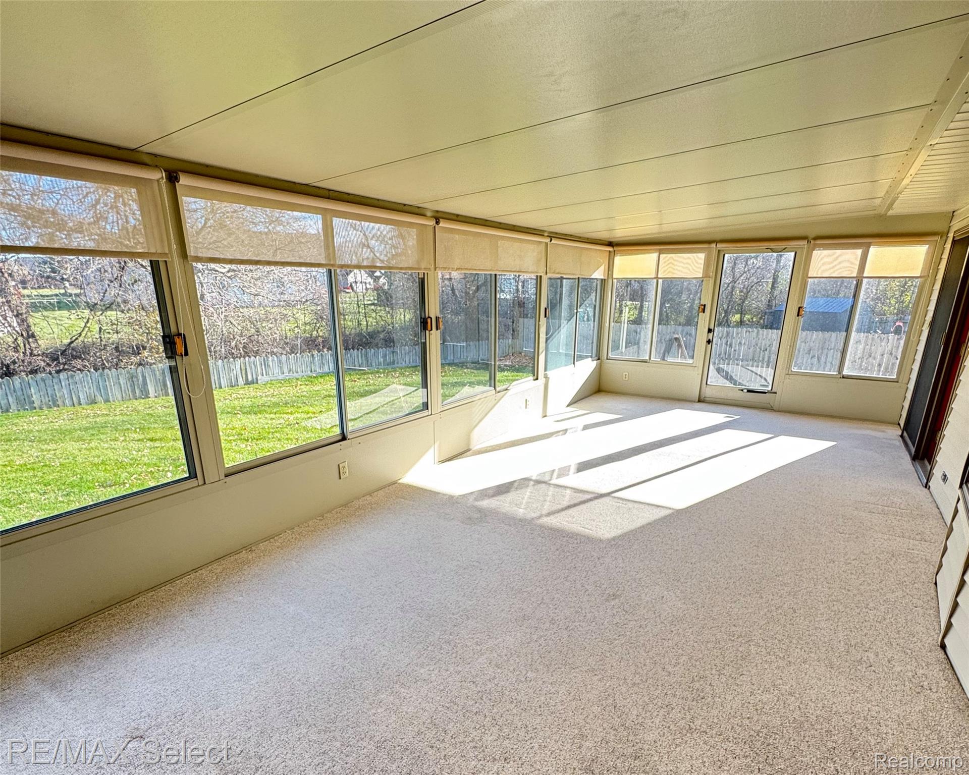 6011 Oak Creek Drive