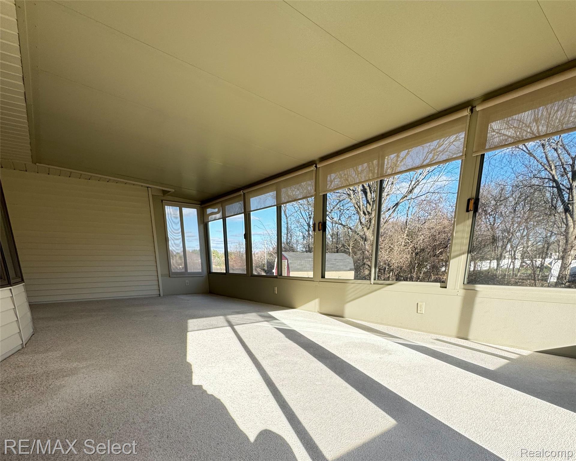 6011 Oak Creek Drive