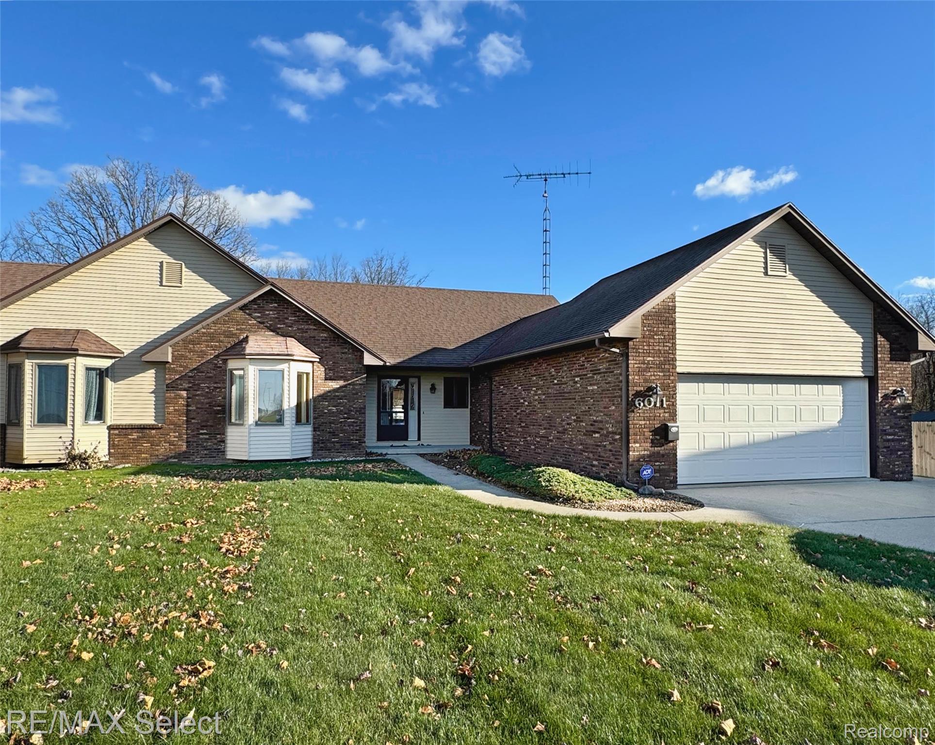 6011 Oak Creek Drive