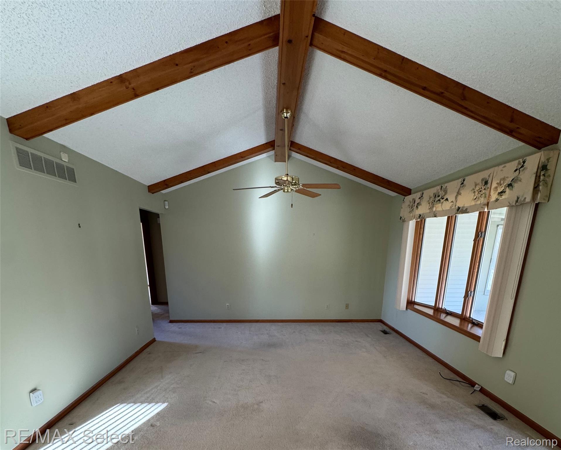 6011 Oak Creek Drive