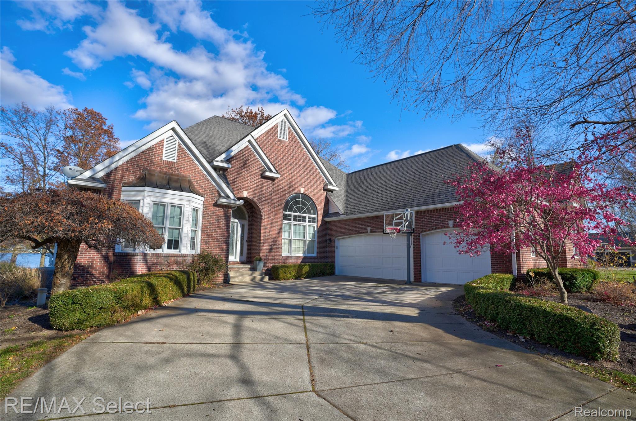 13275 Harborview Drive