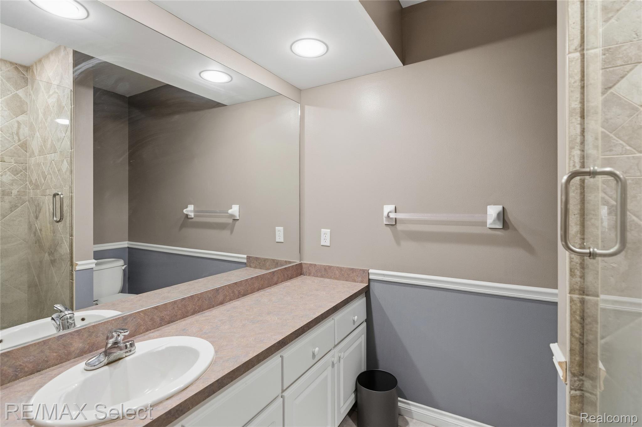 13275 Harborview Drive