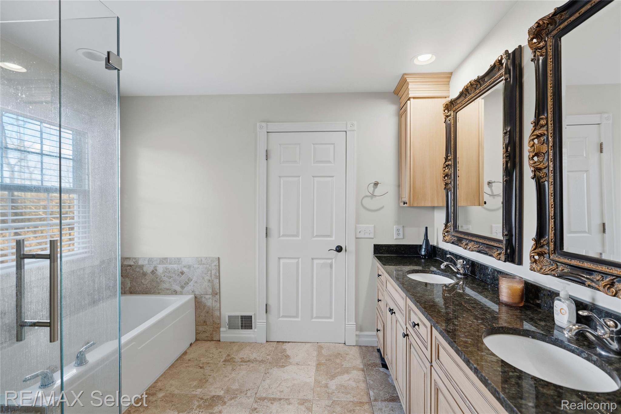 13275 Harborview Drive