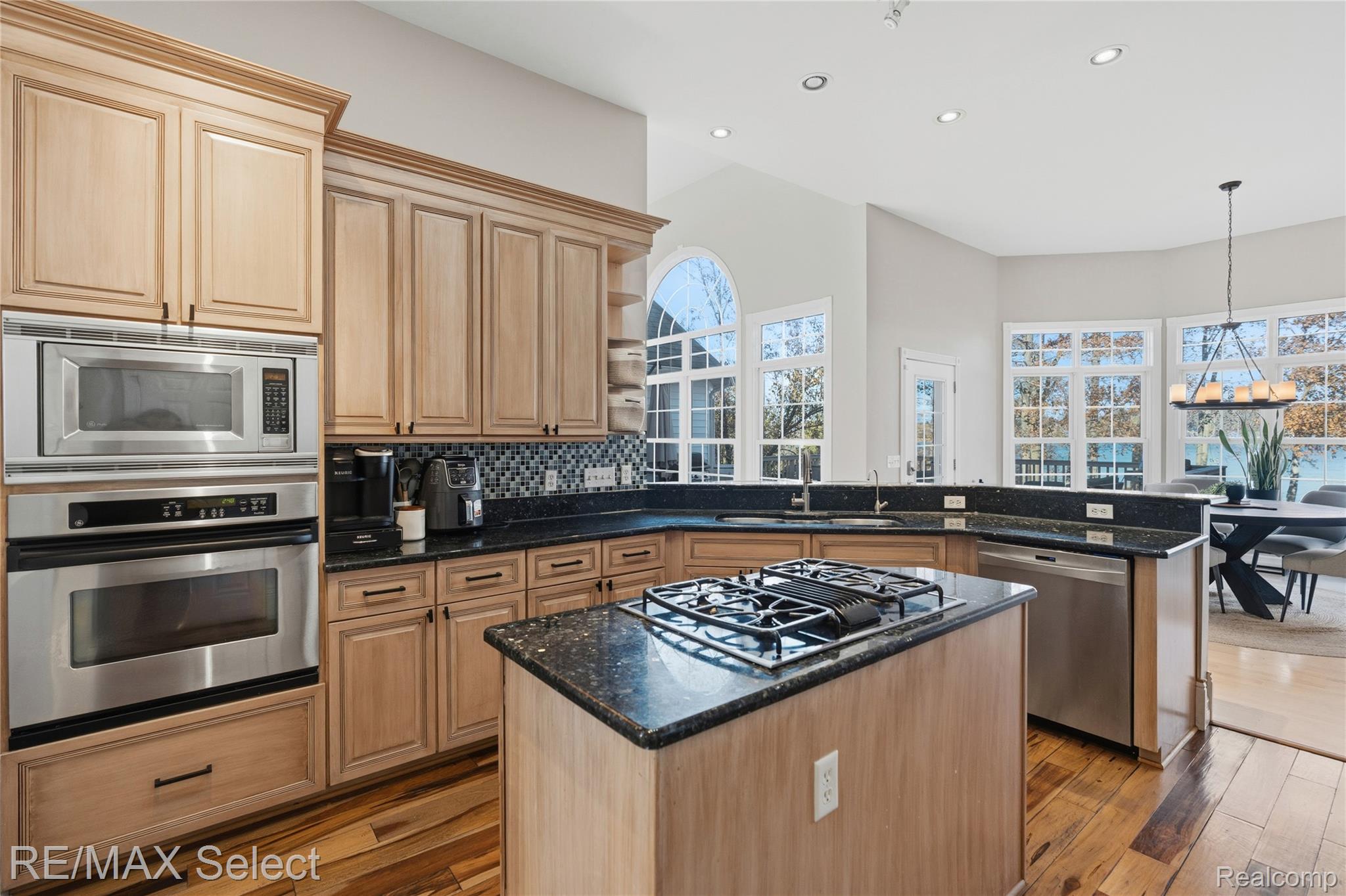 13275 Harborview Drive