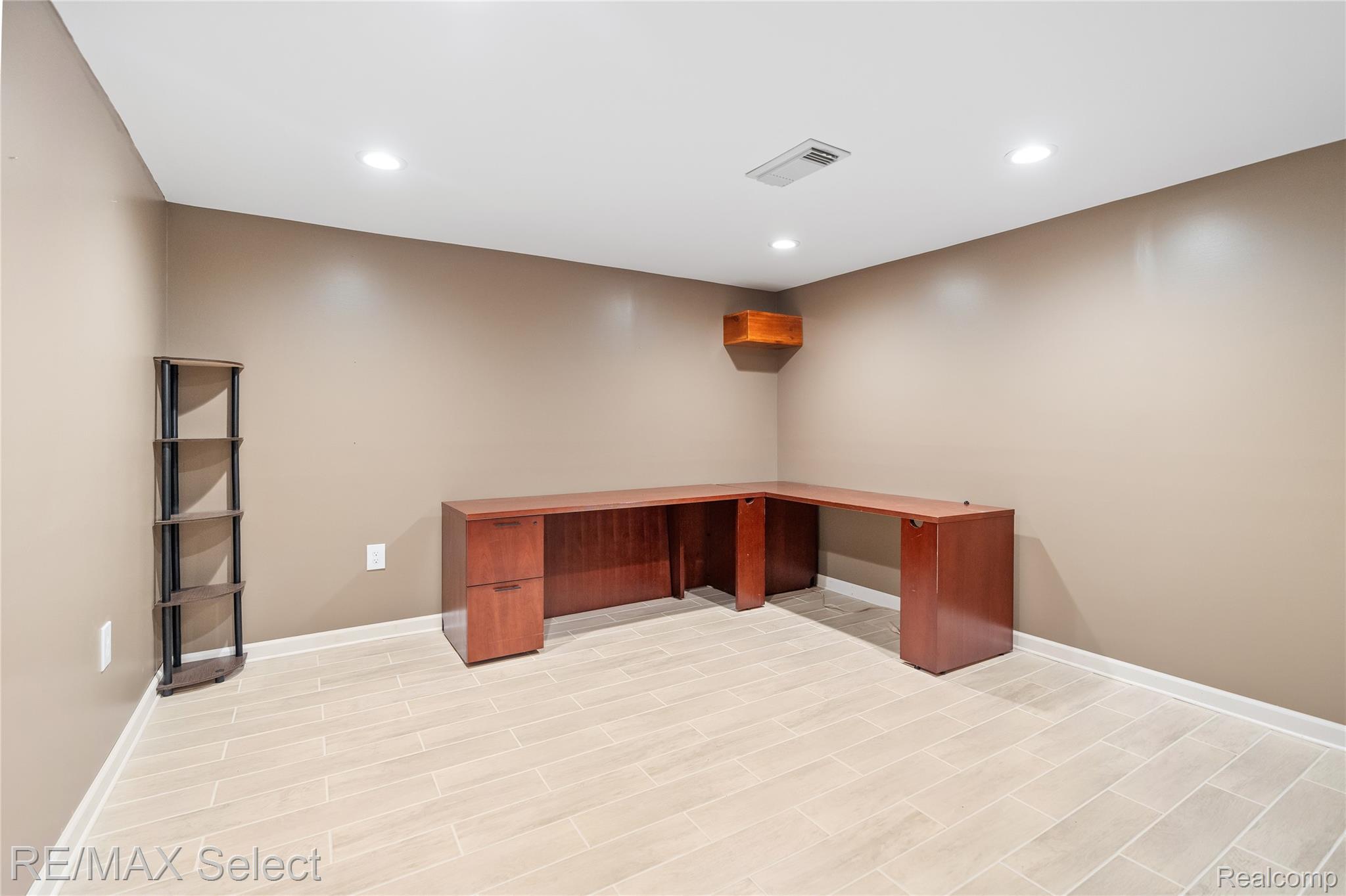 1640 Wenwood Parkway