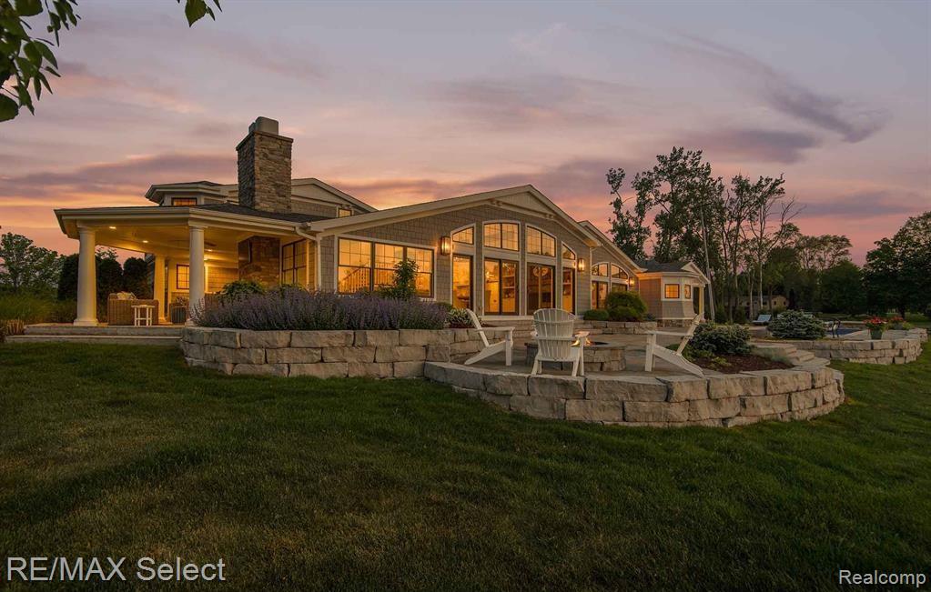 2210 Island Shore Drive