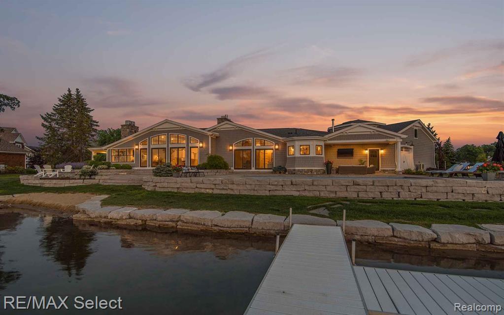 2210 Island Shore Drive