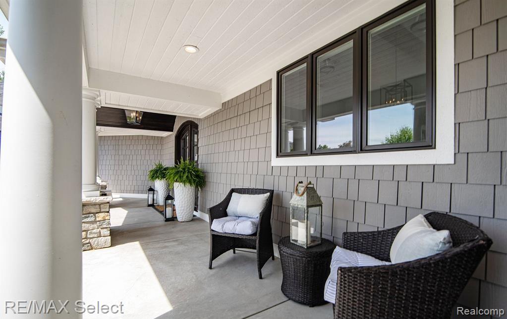 2210 Island Shore Drive