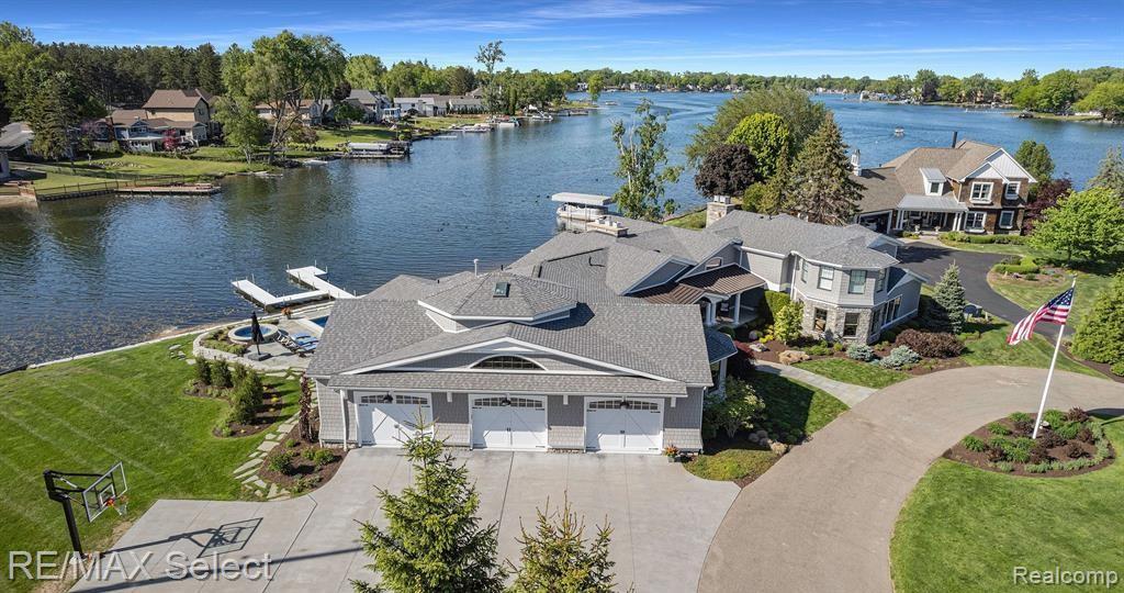 2210 Island Shore Drive