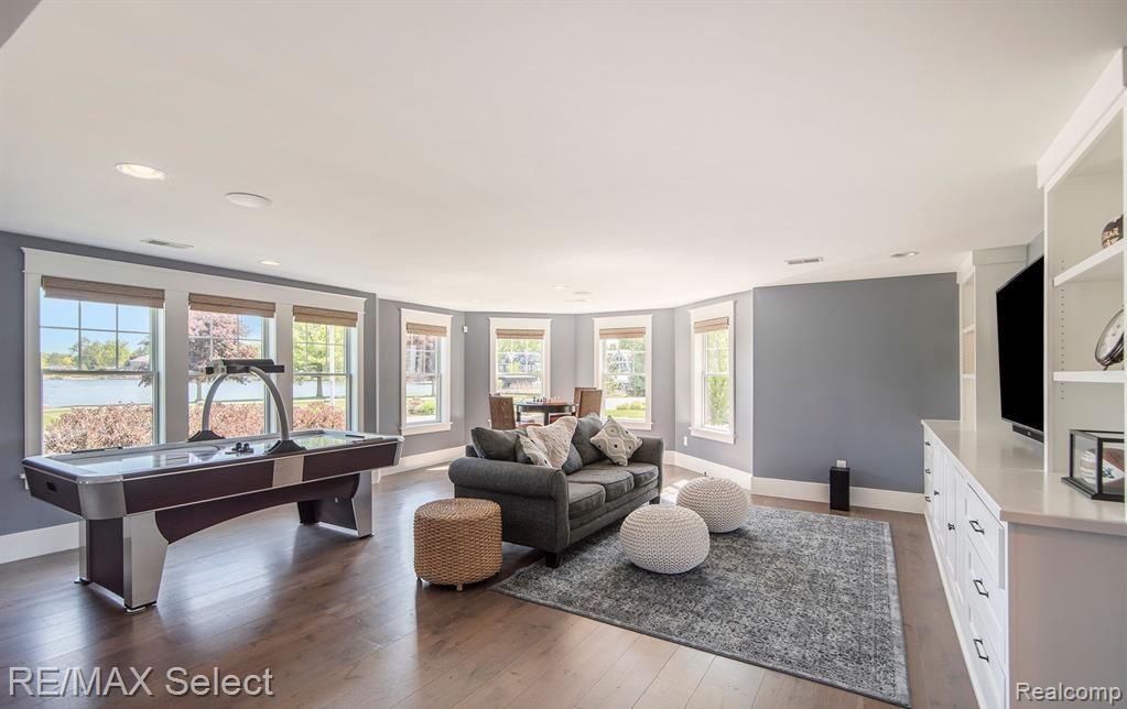 2210 Island Shore Drive