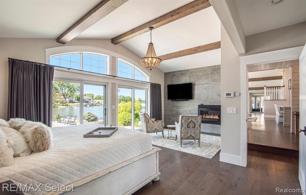 2210 Island Shore Drive