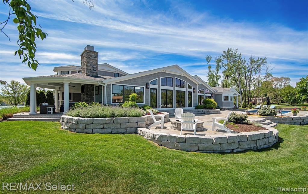 2210 Island Shore Drive
