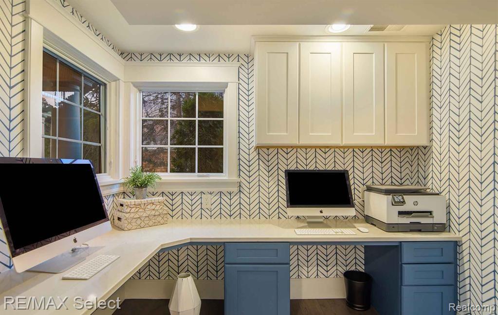 2210 Island Shore Drive