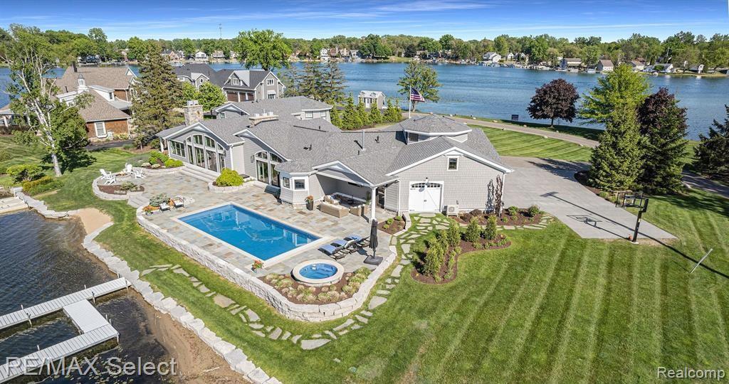 2210 Island Shore Drive