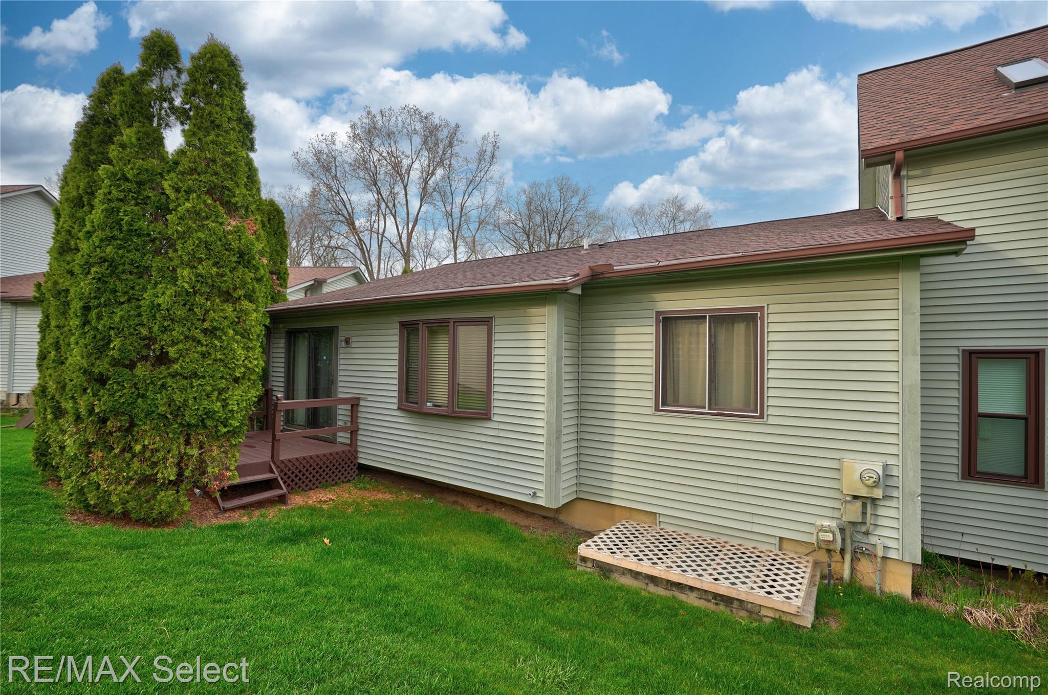 580 Oakbrook Circle