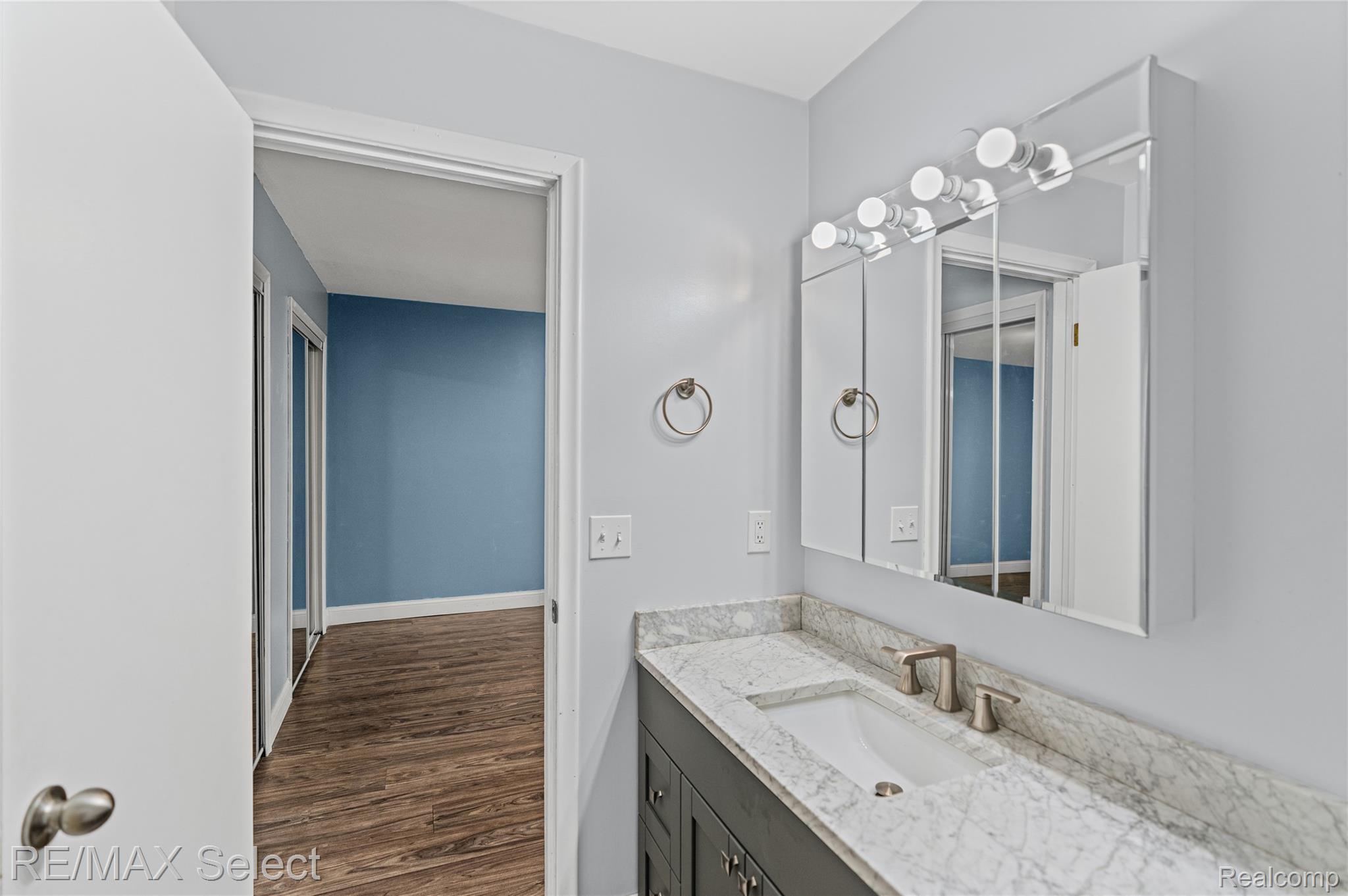 580 Oakbrook Circle