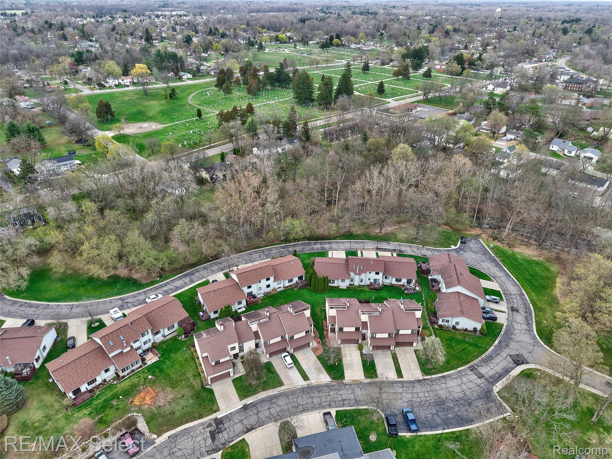 580 Oakbrook Circle