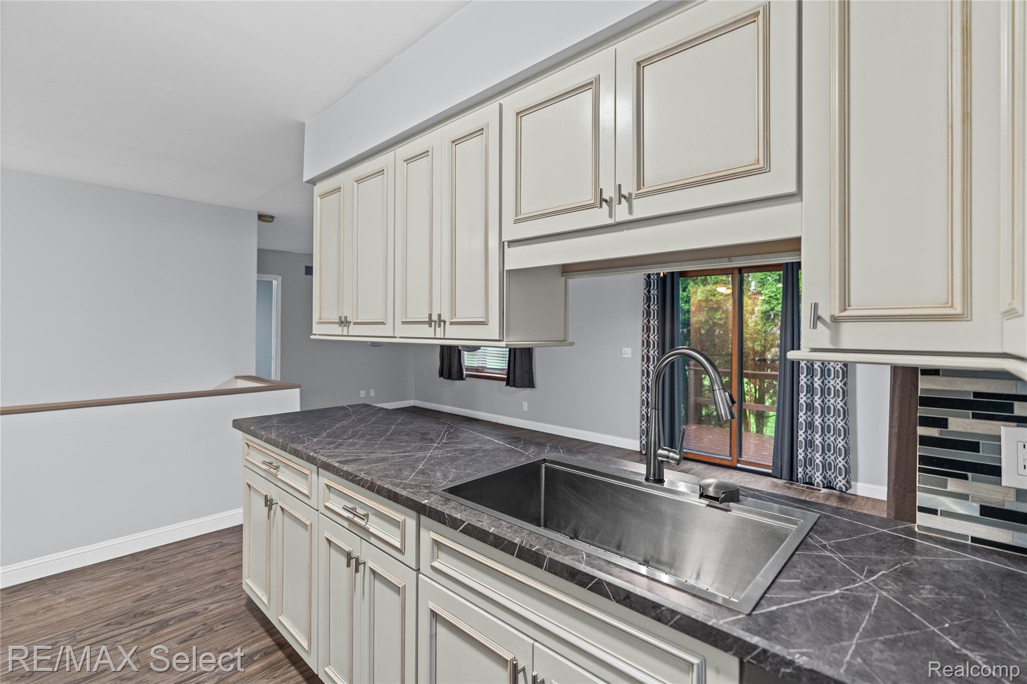 580 Oakbrook Circle