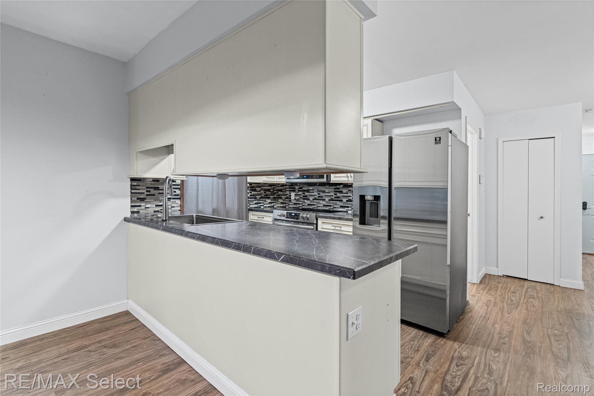 580 Oakbrook Circle