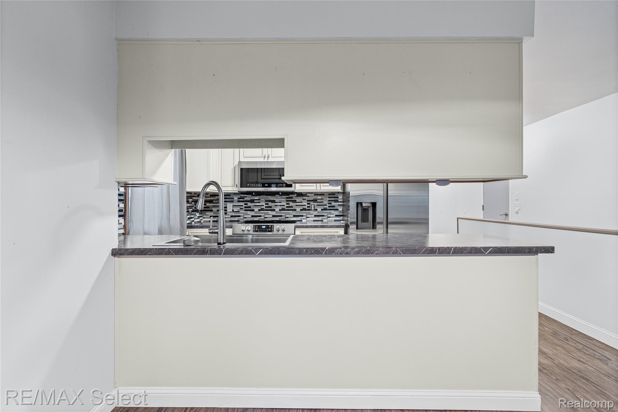 580 Oakbrook Circle