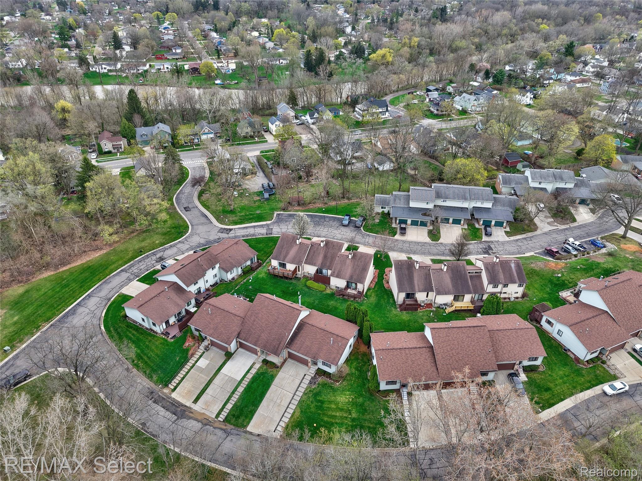 580 Oakbrook Circle