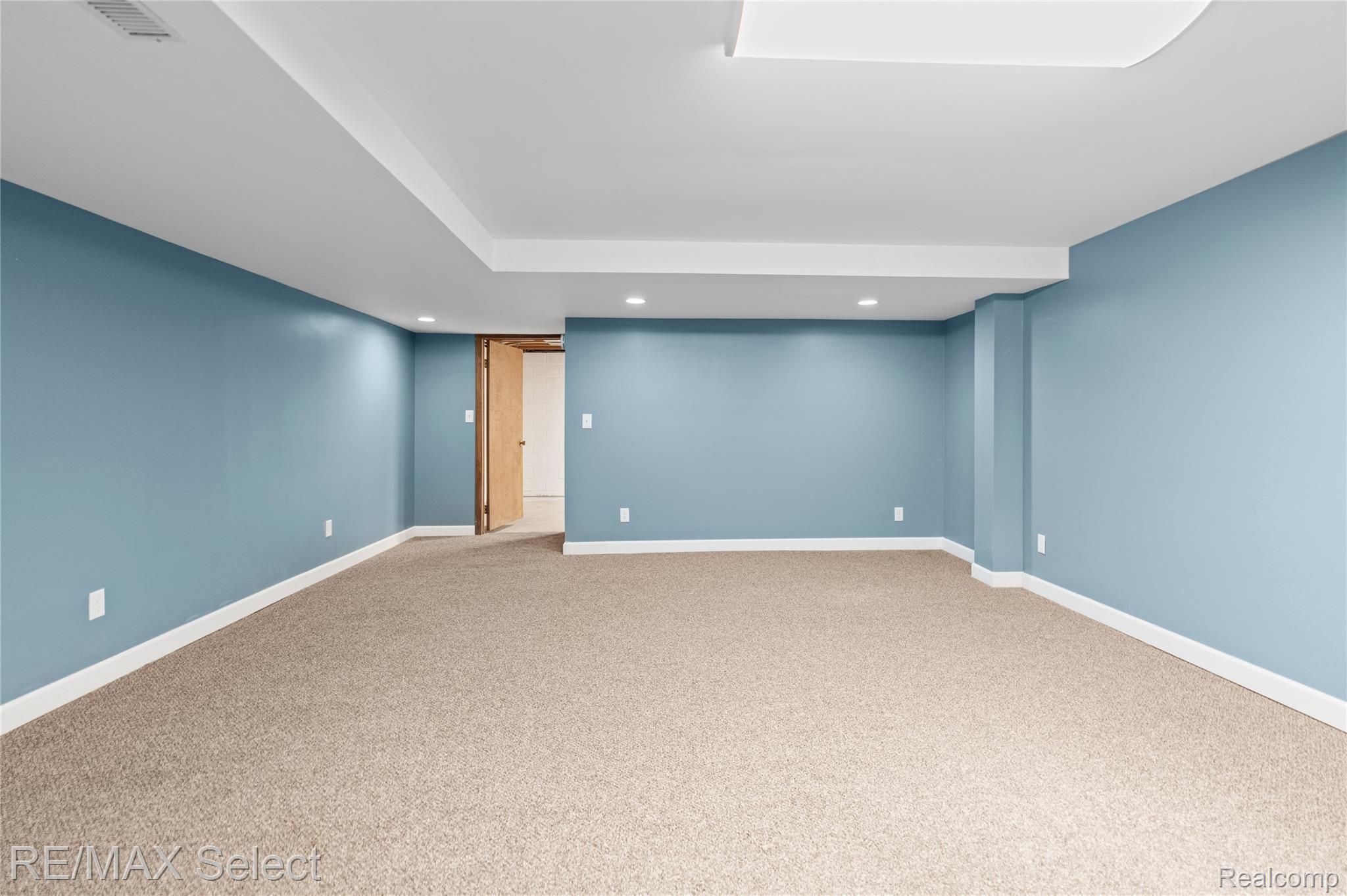 580 Oakbrook Circle