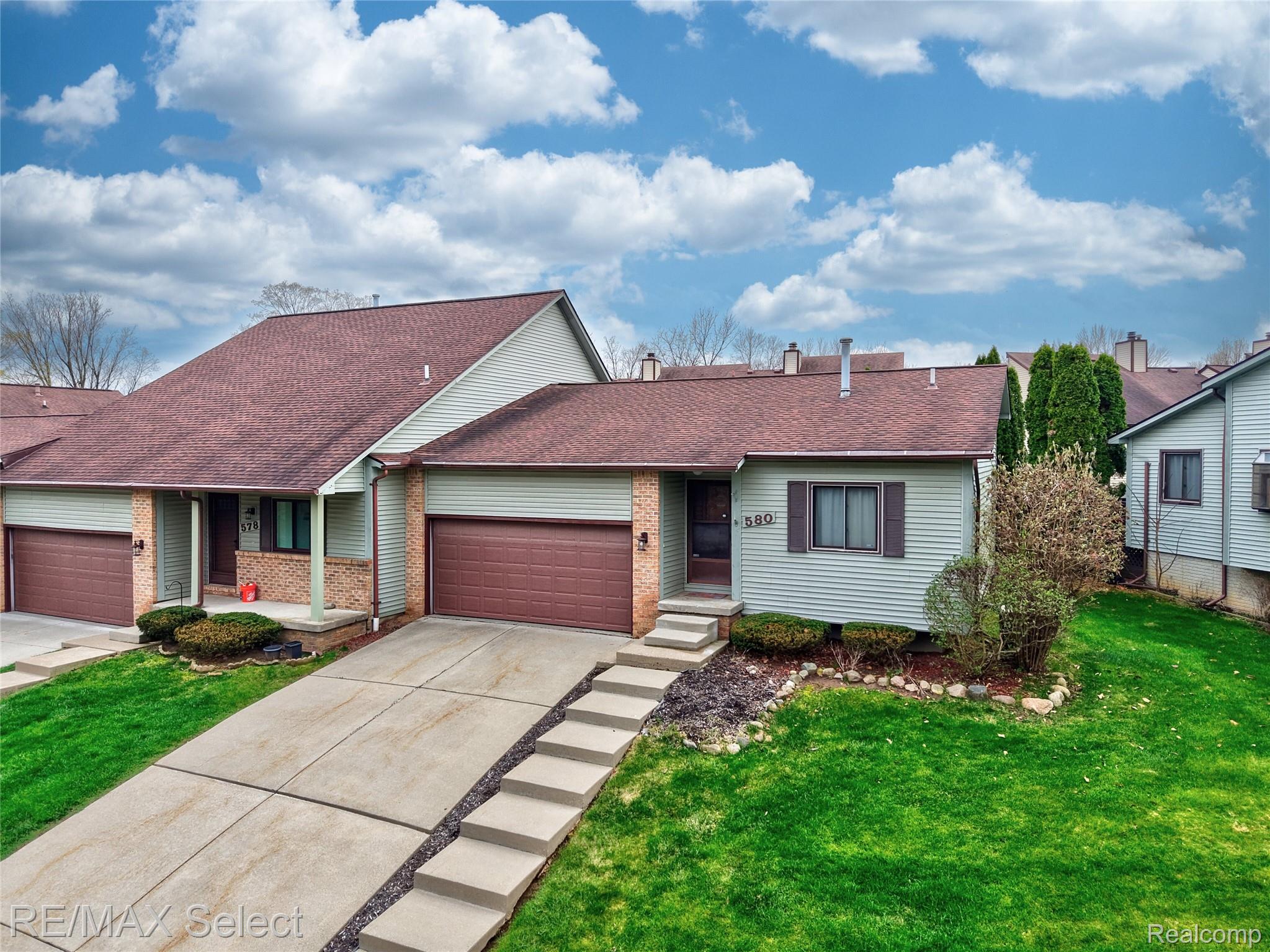 580 Oakbrook Circle