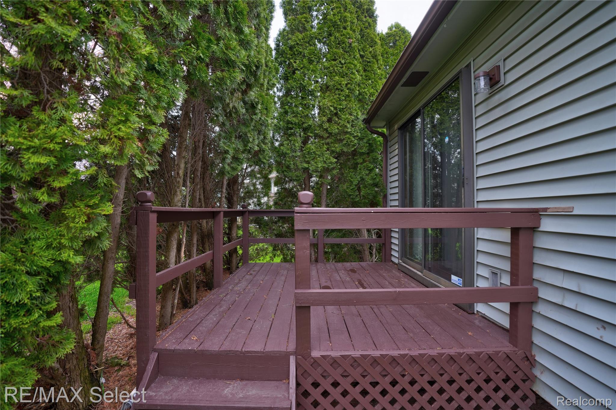 580 Oakbrook Circle